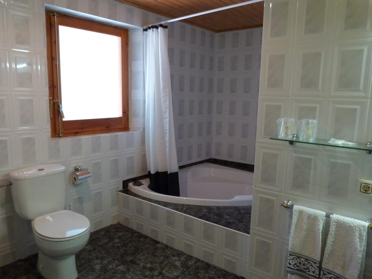 Ca L'Amadeu Hotel Vilanova de Escornalbou ห้อง รูปภาพ