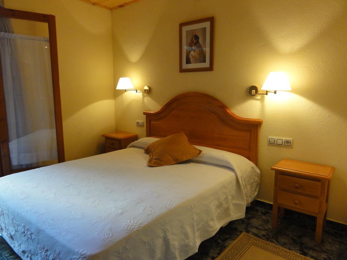 Ca L'Amadeu Hotel Vilanova de Escornalbou ภายนอก รูปภาพ