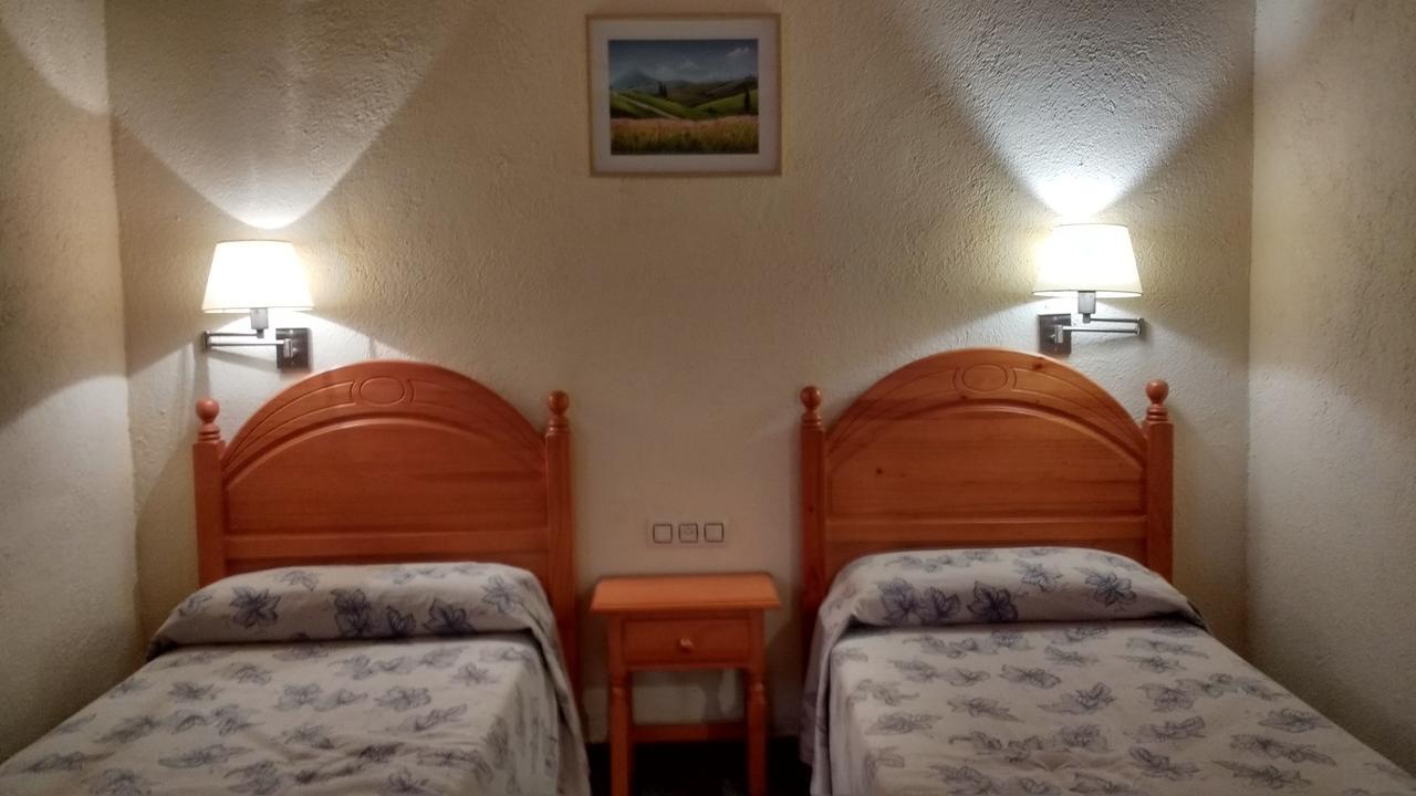 Ca L'Amadeu Hotel Vilanova de Escornalbou ภายนอก รูปภาพ