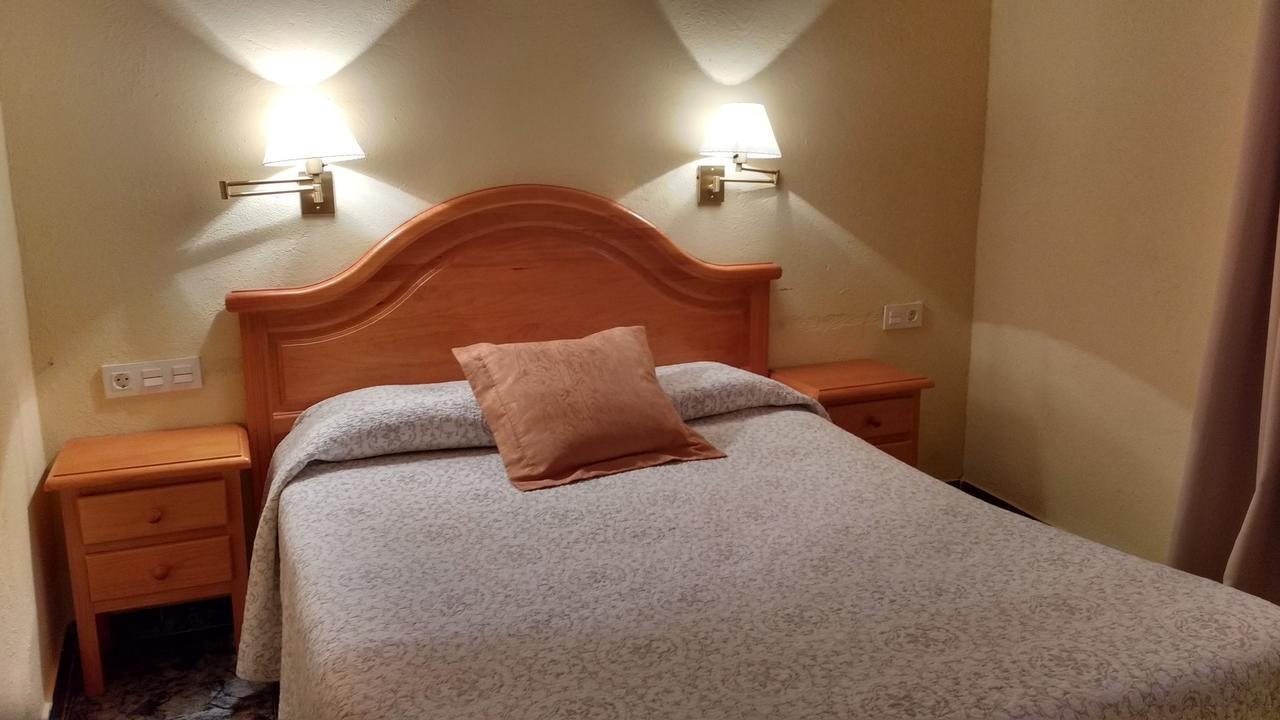 Ca L'Amadeu Hotel Vilanova de Escornalbou ภายนอก รูปภาพ
