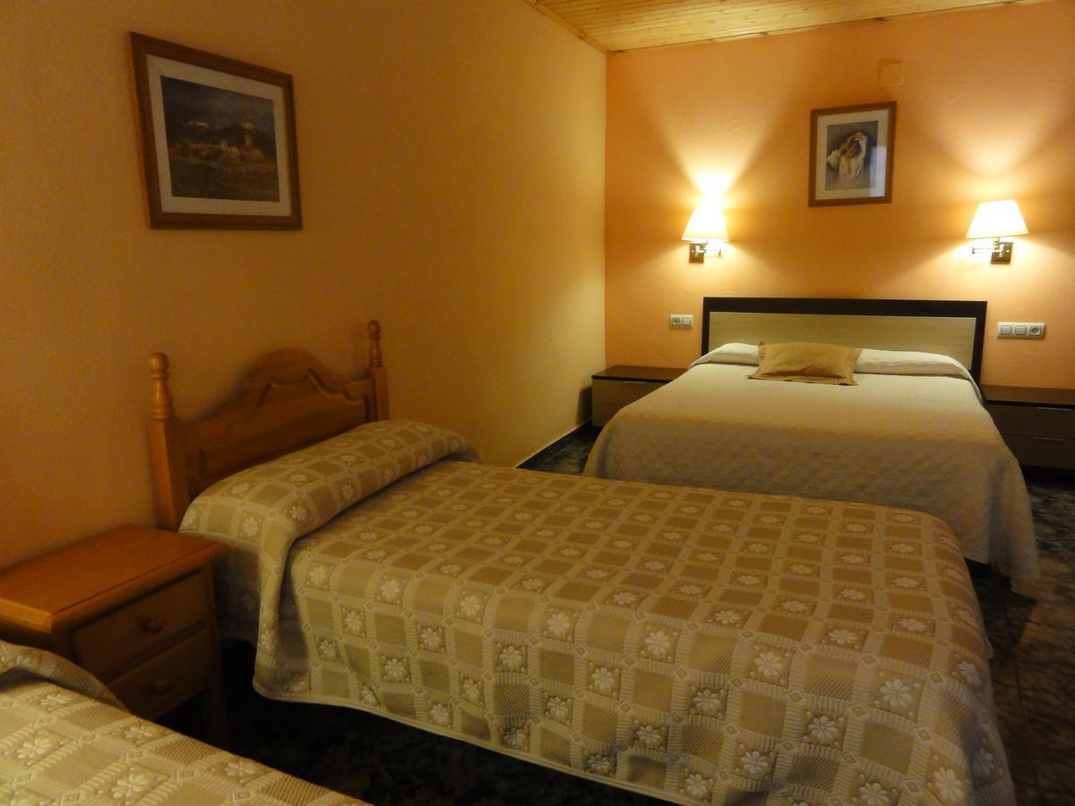 Ca L'Amadeu Hotel Vilanova de Escornalbou ภายนอก รูปภาพ