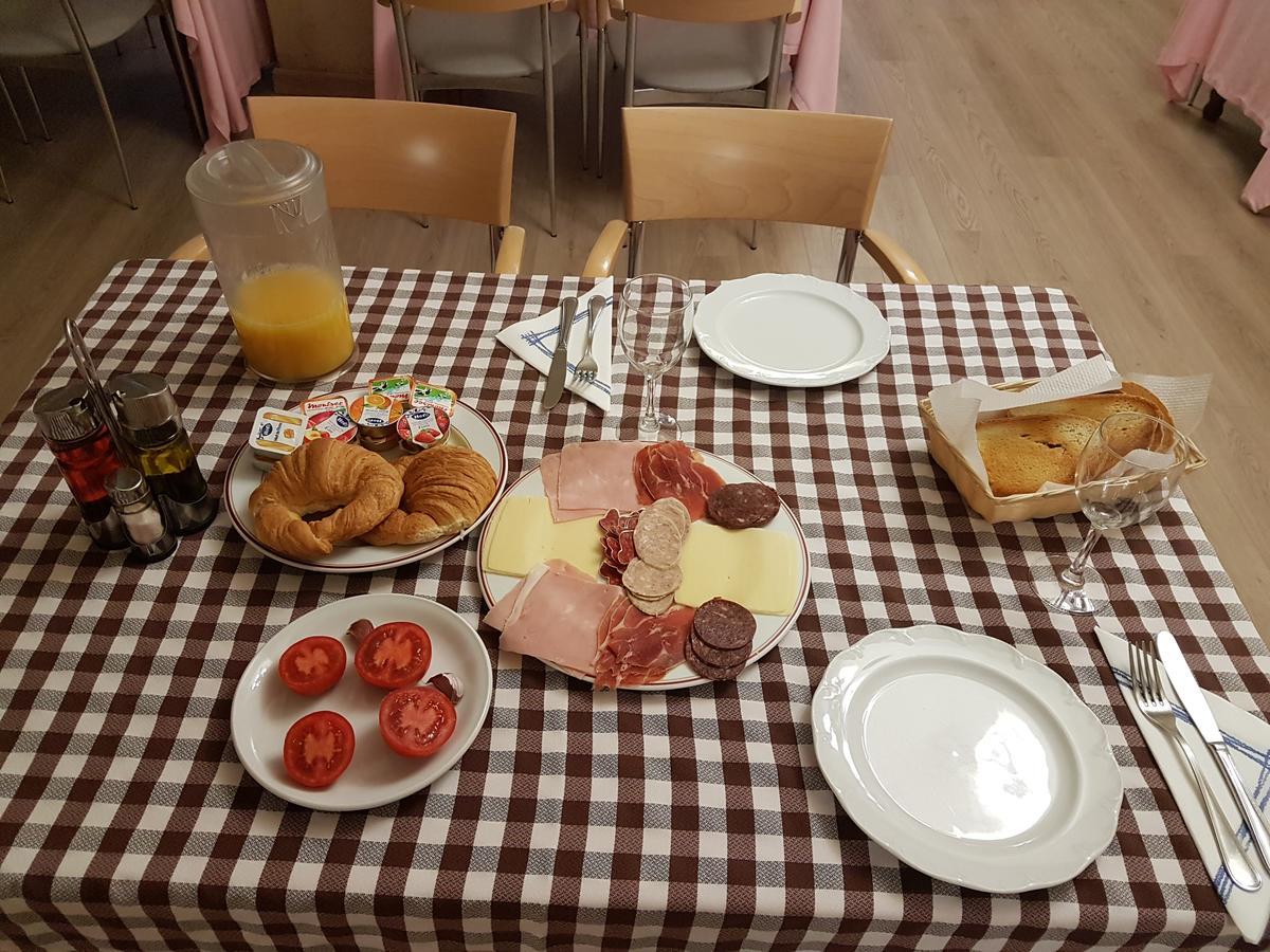 Ca L'Amadeu Hotel Vilanova de Escornalbou ภายนอก รูปภาพ