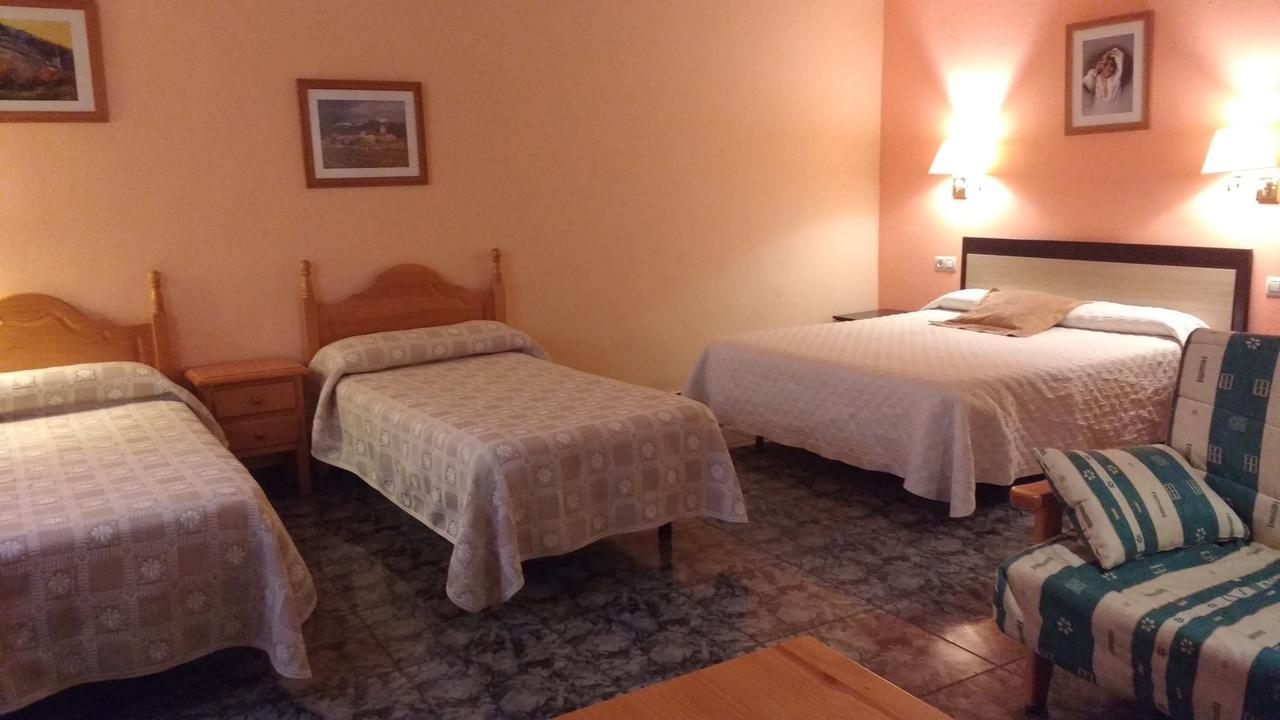 Ca L'Amadeu Hotel Vilanova de Escornalbou ภายนอก รูปภาพ