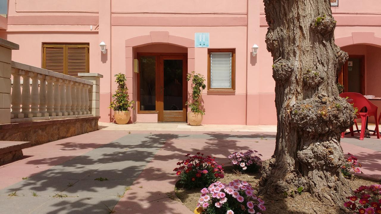 Ca L'Amadeu Hotel Vilanova de Escornalbou ภายนอก รูปภาพ